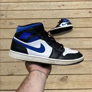 Jordan 1 mid size 10.5